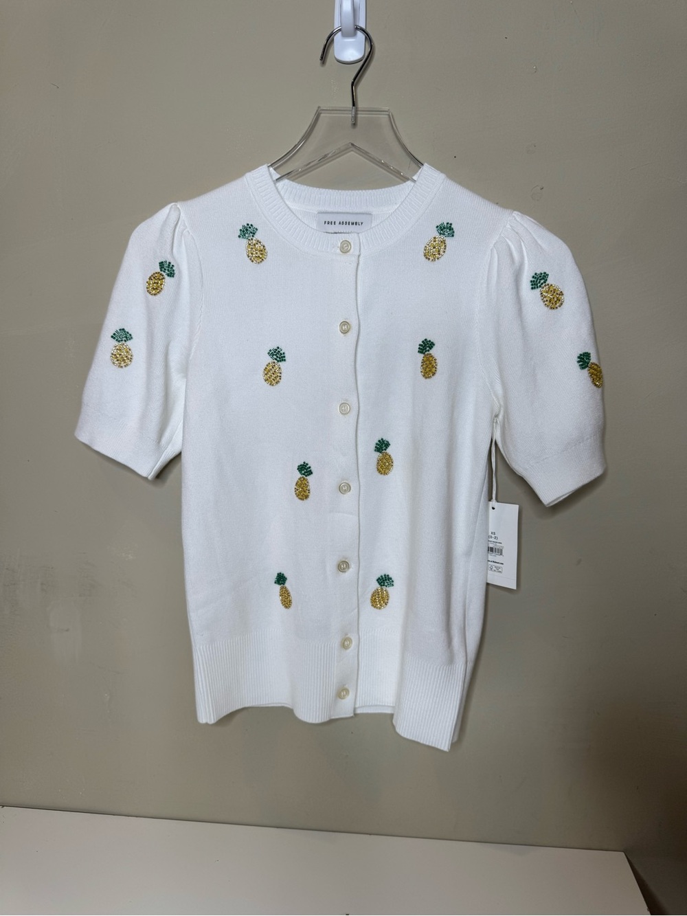 Free Assembly White Beaded Pineapple Short Sleeve Cardigan XS NWT - Picture 2 of 11